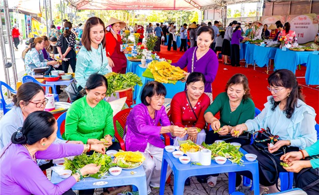 Cà Mau: Sôi nổi hội thi làm bánh xèo (03/05/2024)